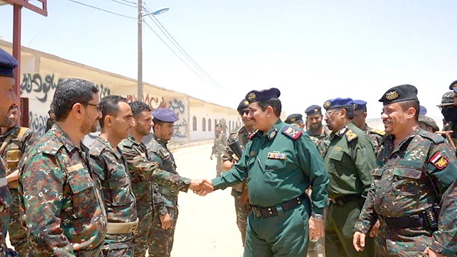 وزير الداخلية يتفقد جاهزية قوات الأمن الخاصة في مأرب